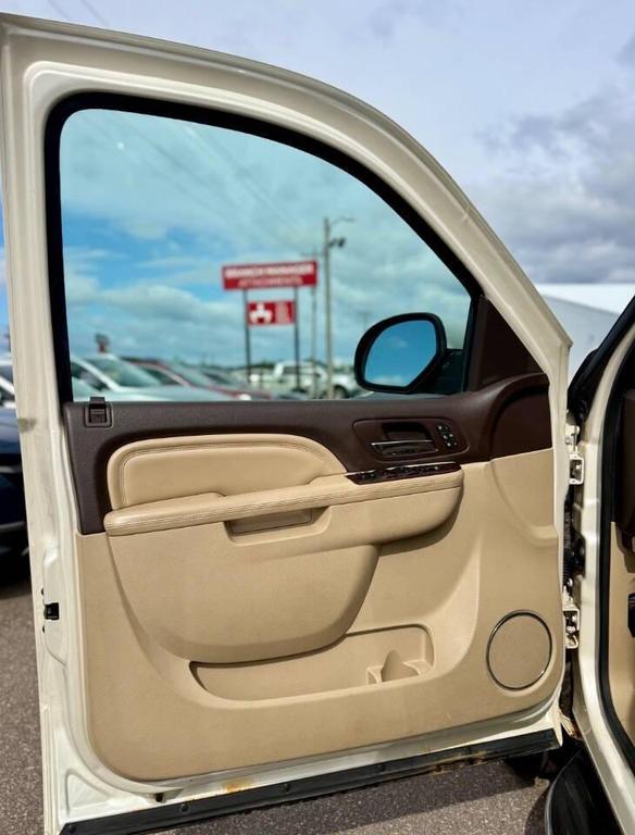 used 2013 GMC Yukon XL car, priced at $7,995