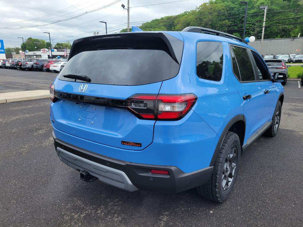 new 2025 Honda Pilot car, priced at $51,305