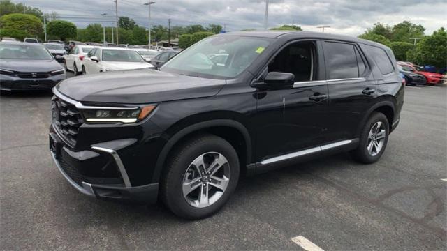 new 2025 Honda Pilot car, priced at $47,725