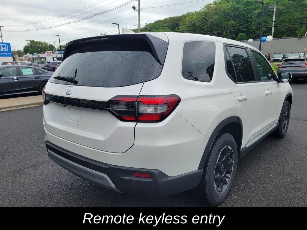 new 2025 Honda Pilot car, priced at $49,405