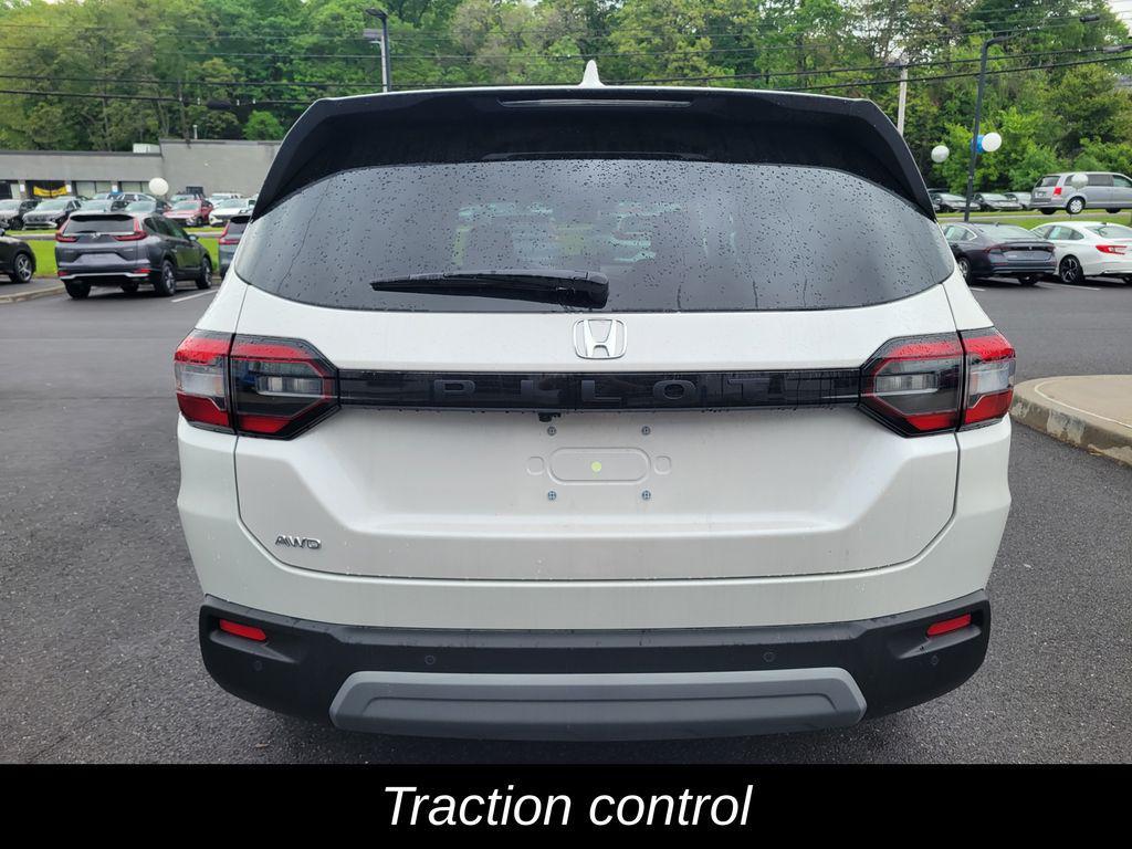 new 2025 Honda Pilot car, priced at $49,405