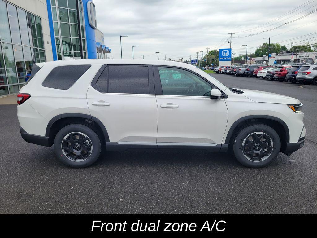 new 2025 Honda Pilot car, priced at $49,405