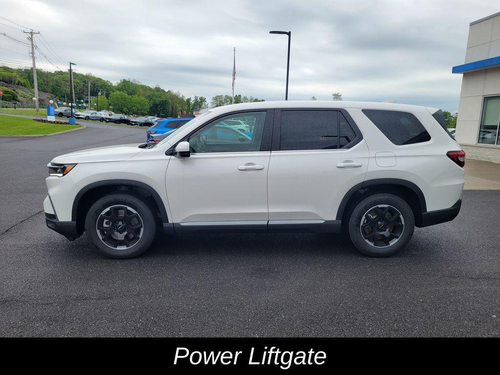 new 2025 Honda Pilot car, priced at $49,405