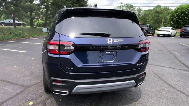 new 2025 Honda Pilot car, priced at $50,995