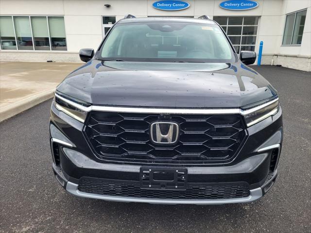 new 2025 Honda Pilot car, priced at $55,260
