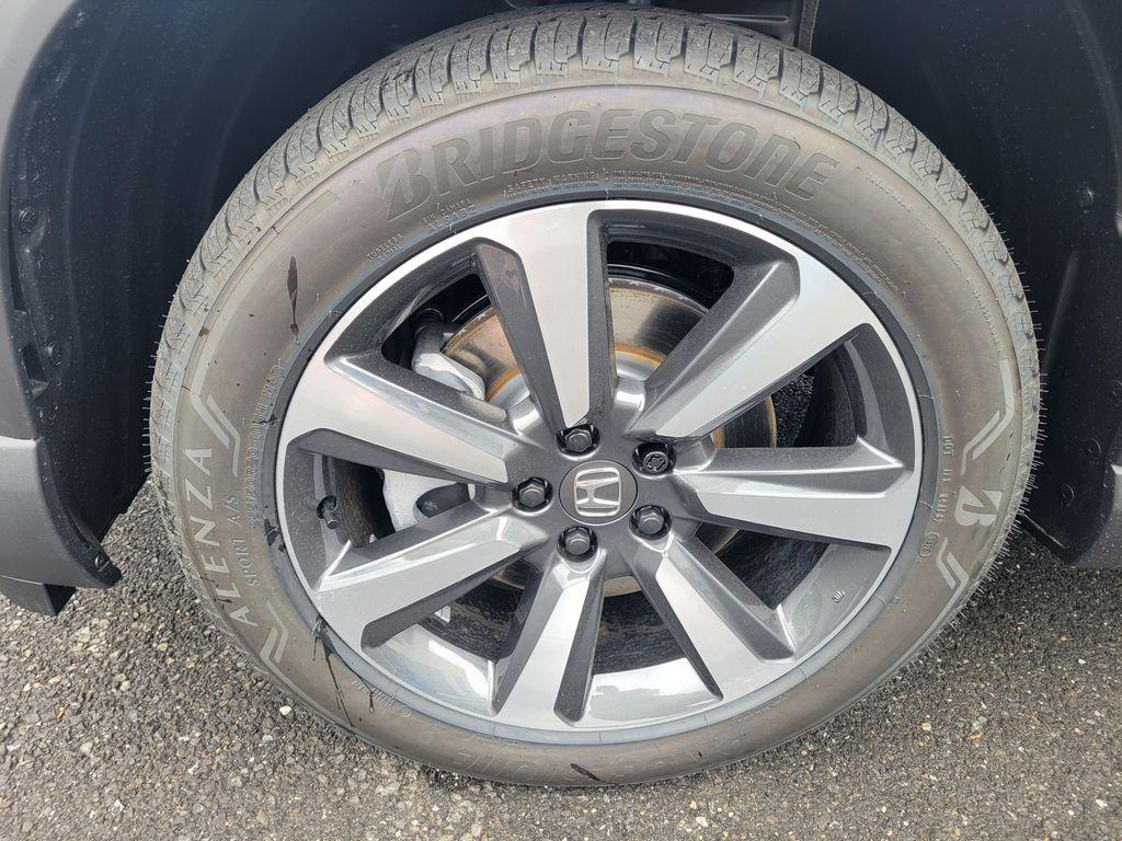new 2025 Honda Pilot car, priced at $55,260