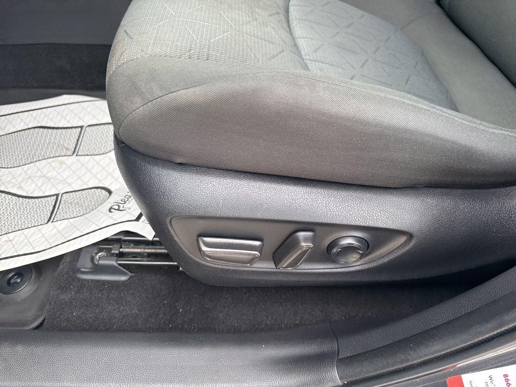 used 2022 Toyota RAV4 Hybrid car, priced at $27,961