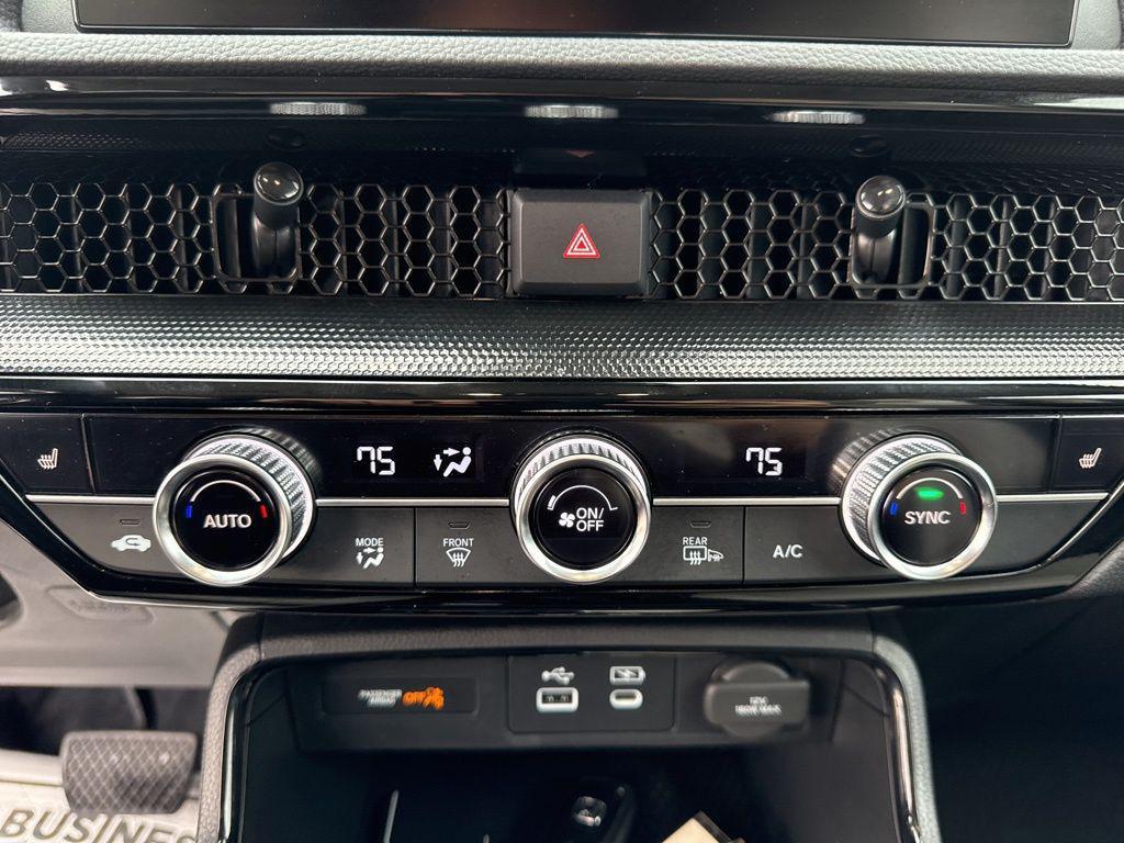 used 2025 Honda CR-V car, priced at $35,900