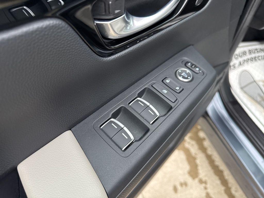 used 2025 Honda CR-V car, priced at $35,900