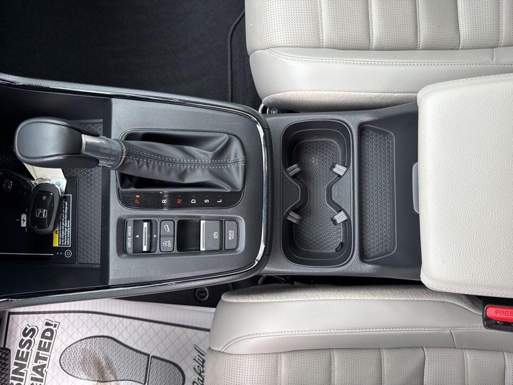 used 2025 Honda CR-V car, priced at $35,900