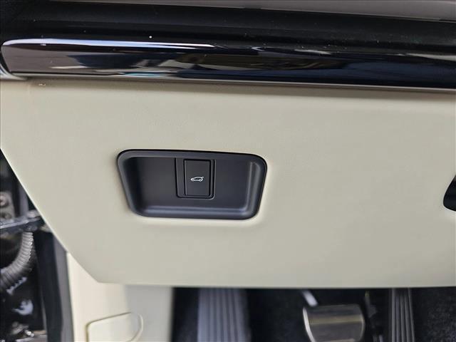new 2025 Land Rover Range Rover car, priced at $145,320