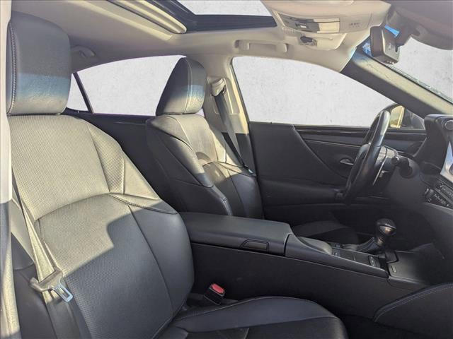 used 2019 Lexus ES 300h car, priced at $24,620