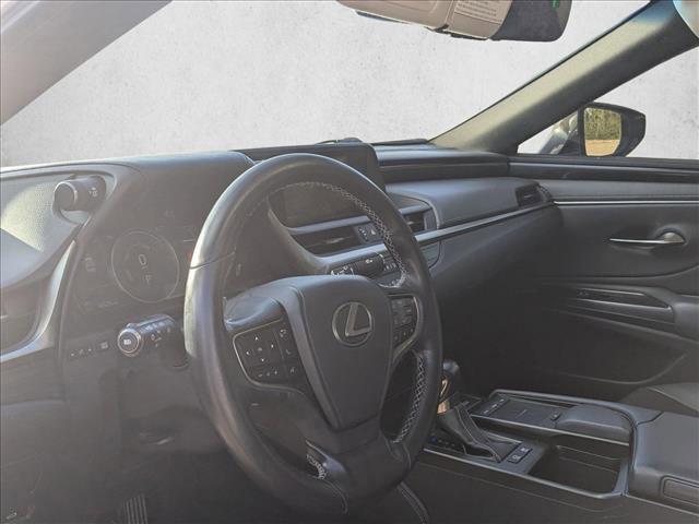 used 2019 Lexus ES 300h car, priced at $24,620