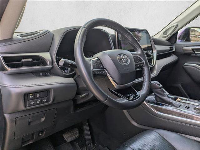 used 2020 Toyota Highlander car, priced at $32,990