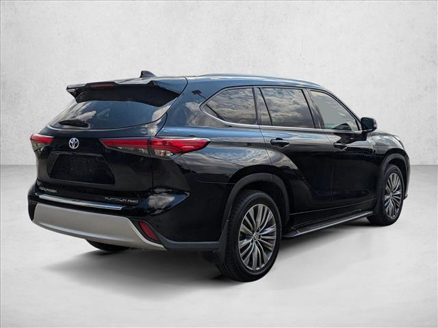 used 2020 Toyota Highlander car, priced at $32,990