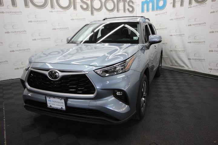 used 2020 Toyota Highlander car, priced at $29,995