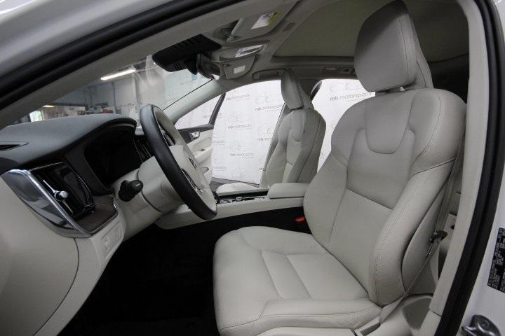 used 2022 Volvo XC60 car, priced at $26,995