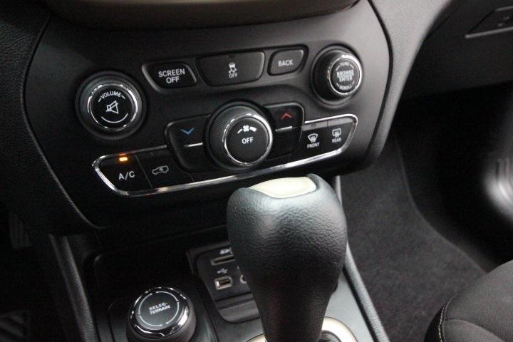 used 2015 Jeep Cherokee car, priced at $7,995