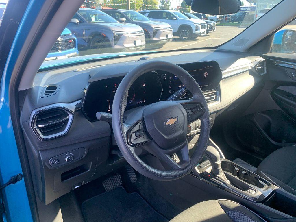 used 2025 Chevrolet TrailBlazer car, priced at $27,467