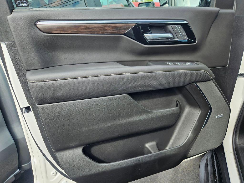 new 2025 Chevrolet Tahoe car, priced at $85,539