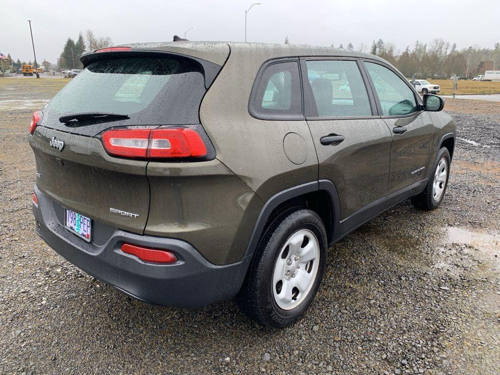 used 2014 Jeep Cherokee car, priced at $10,995