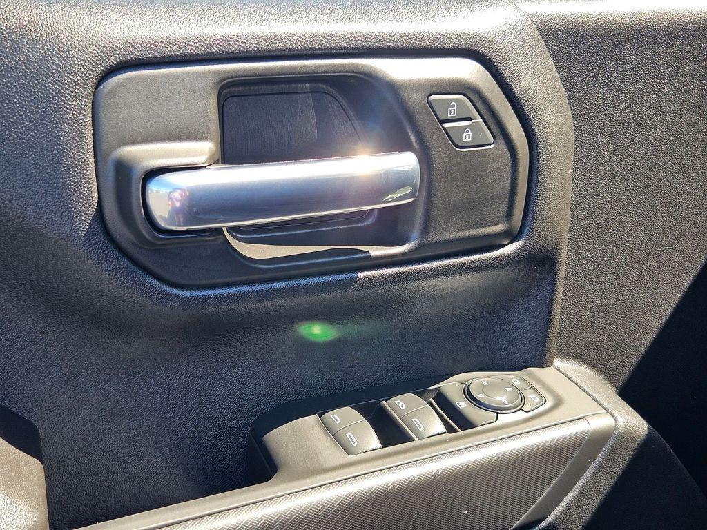 new 2025 Chevrolet Silverado 1500 car, priced at $46,189