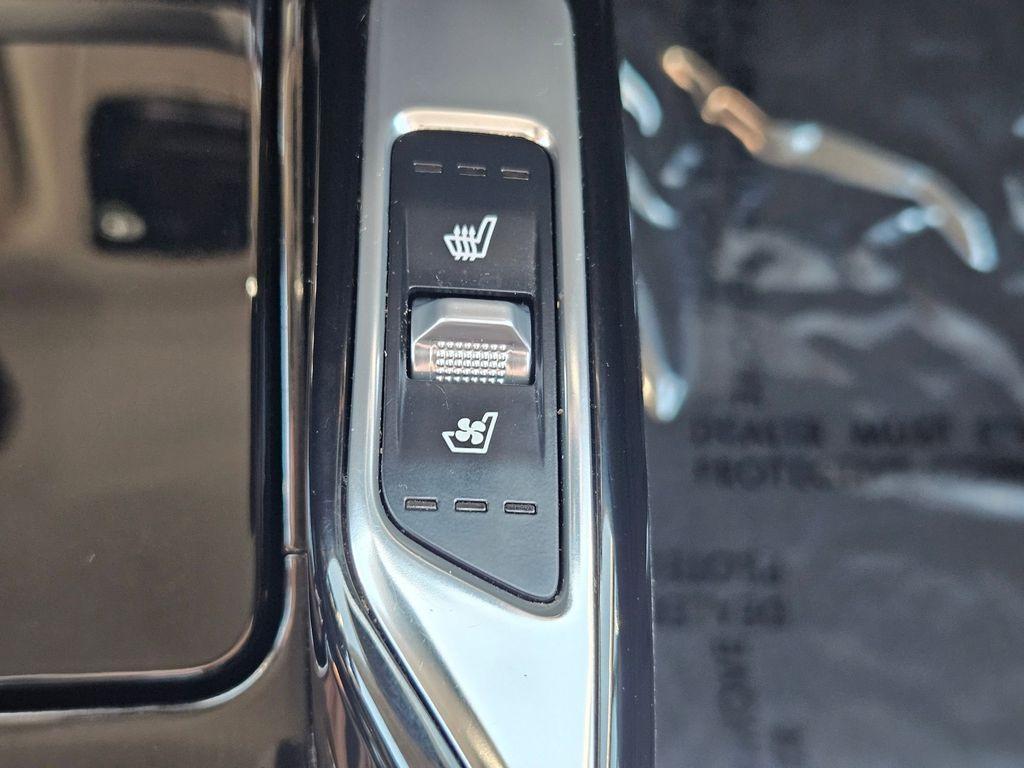 used 2022 Kia Sorento car, priced at $31,657