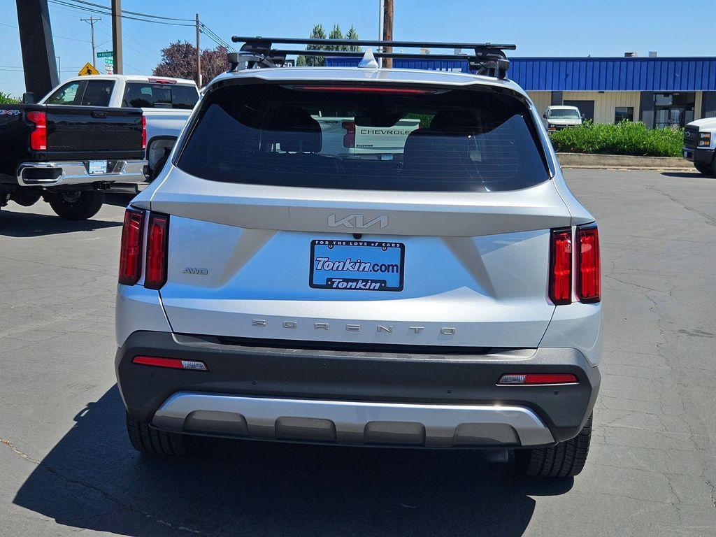 used 2022 Kia Sorento car, priced at $31,657