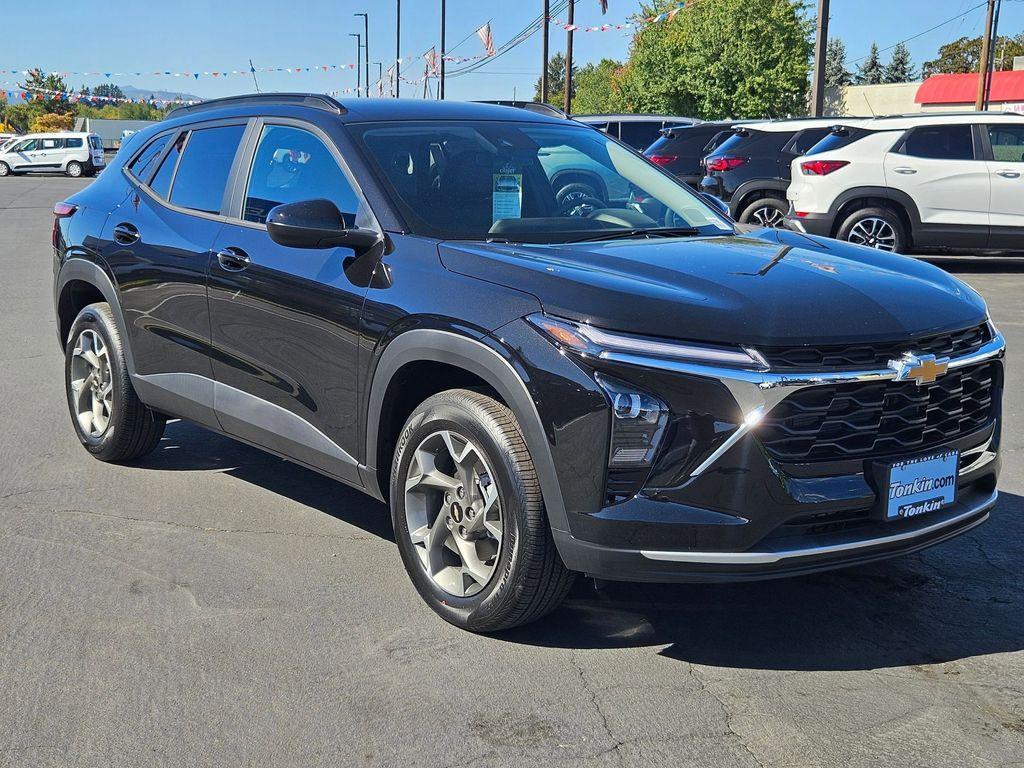 new 2025 Chevrolet Trax car, priced at $22,821