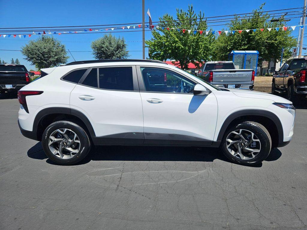 new 2025 Chevrolet Trax car, priced at $24,784