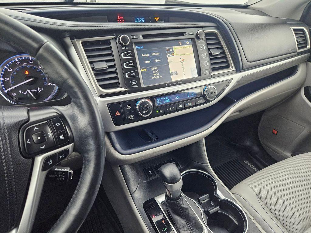 used 2019 Toyota Highlander car, priced at $29,967