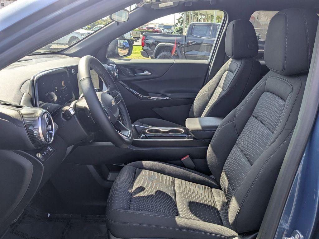 new 2025 Chevrolet Equinox car, priced at $32,994