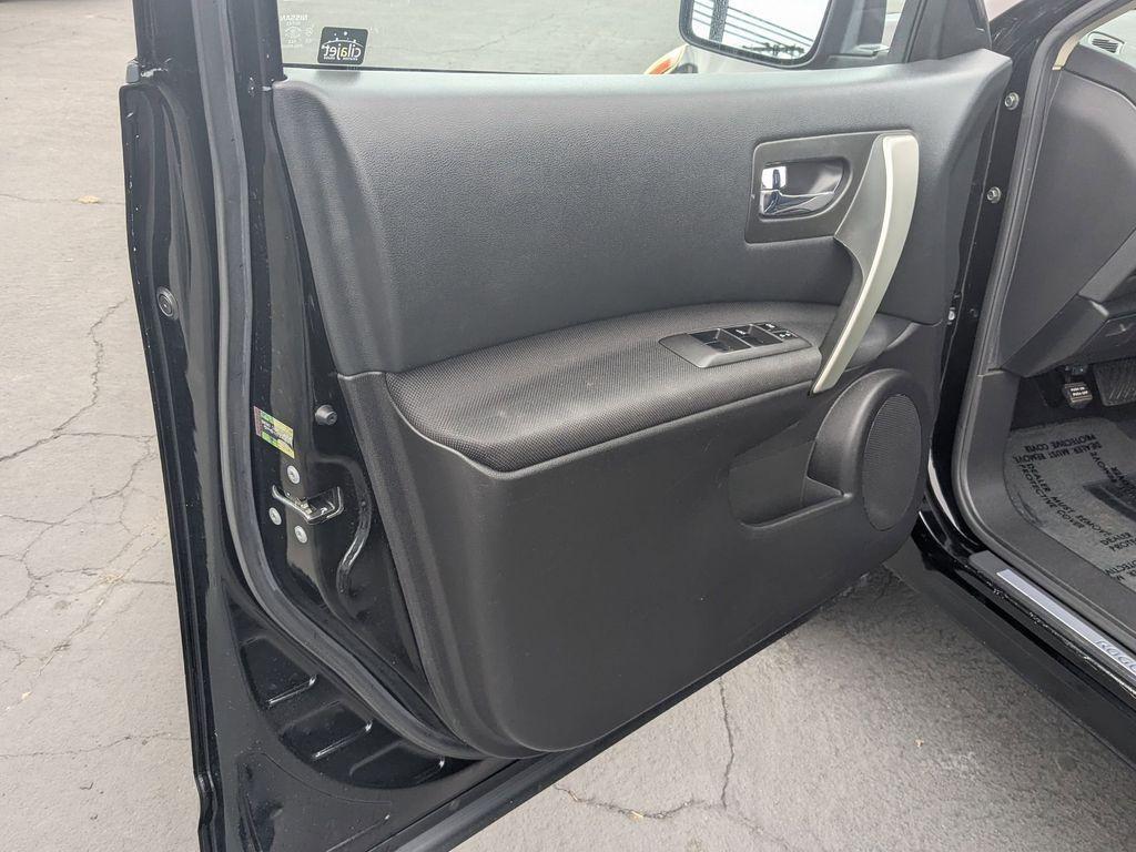 used 2015 Nissan Rogue Select car, priced at $11,740
