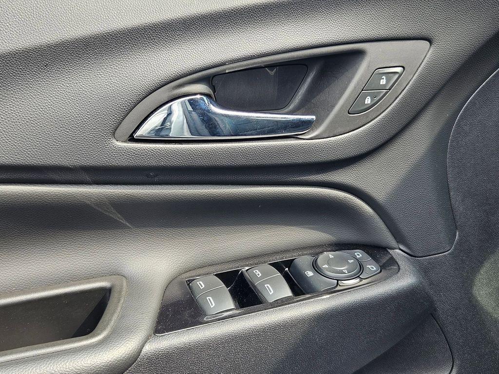 used 2022 Chevrolet Equinox car, priced at $23,704
