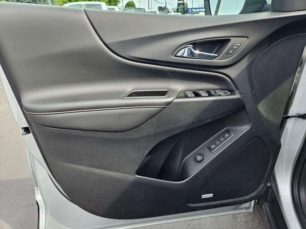 used 2022 Chevrolet Equinox car, priced at $23,704