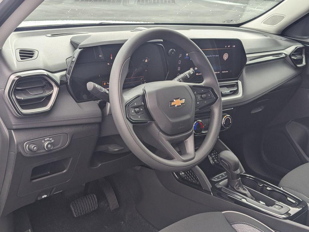 new 2025 Chevrolet TrailBlazer car, priced at $27,990