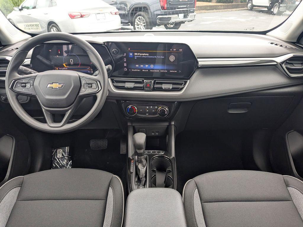 new 2025 Chevrolet TrailBlazer car, priced at $27,990