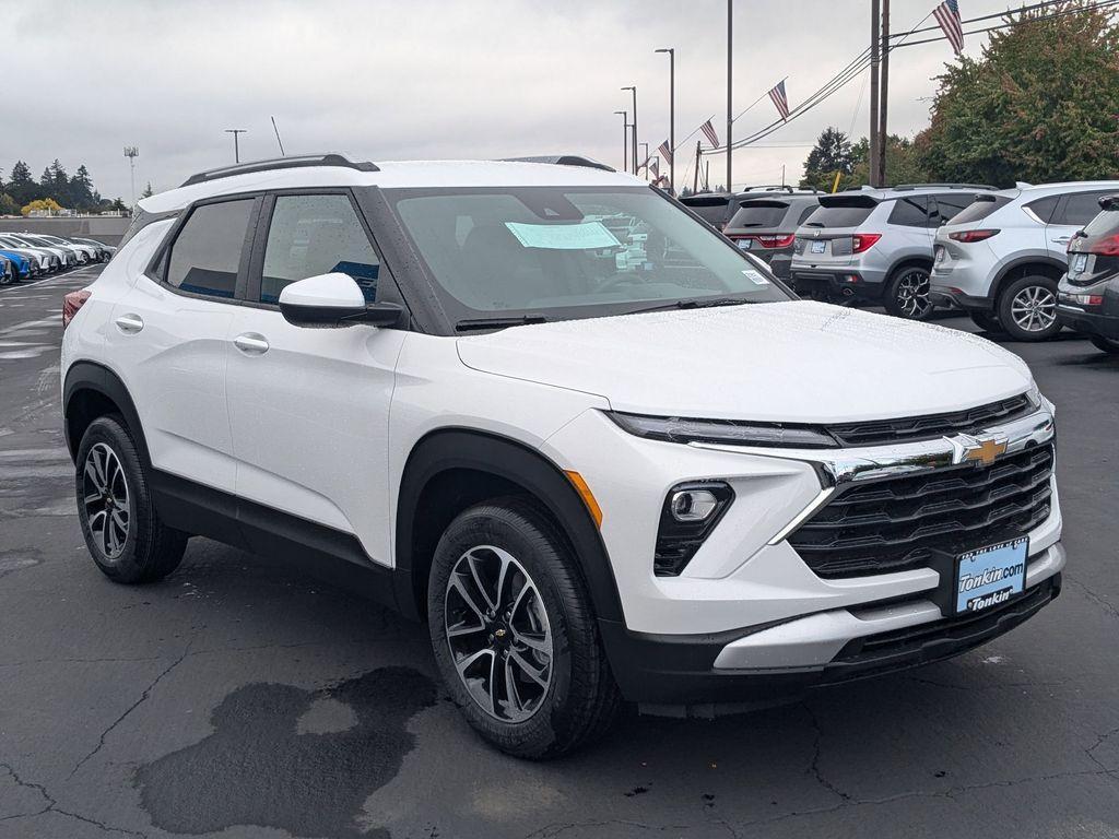 new 2025 Chevrolet TrailBlazer car, priced at $27,990