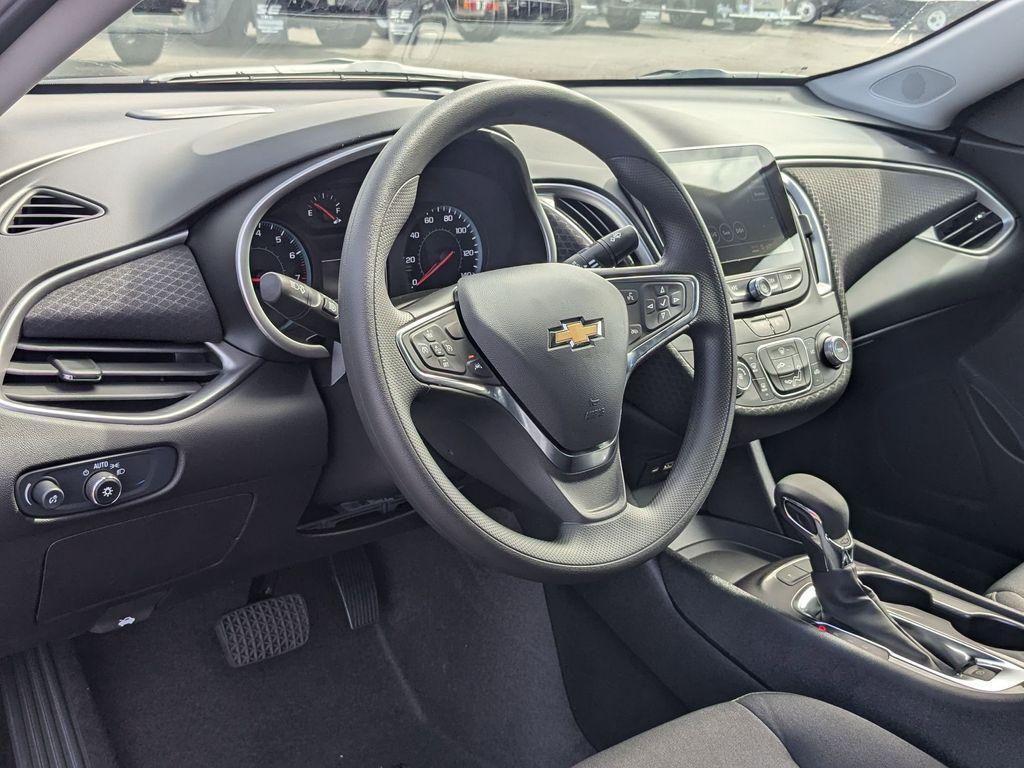 new 2025 Chevrolet Malibu car, priced at $26,115