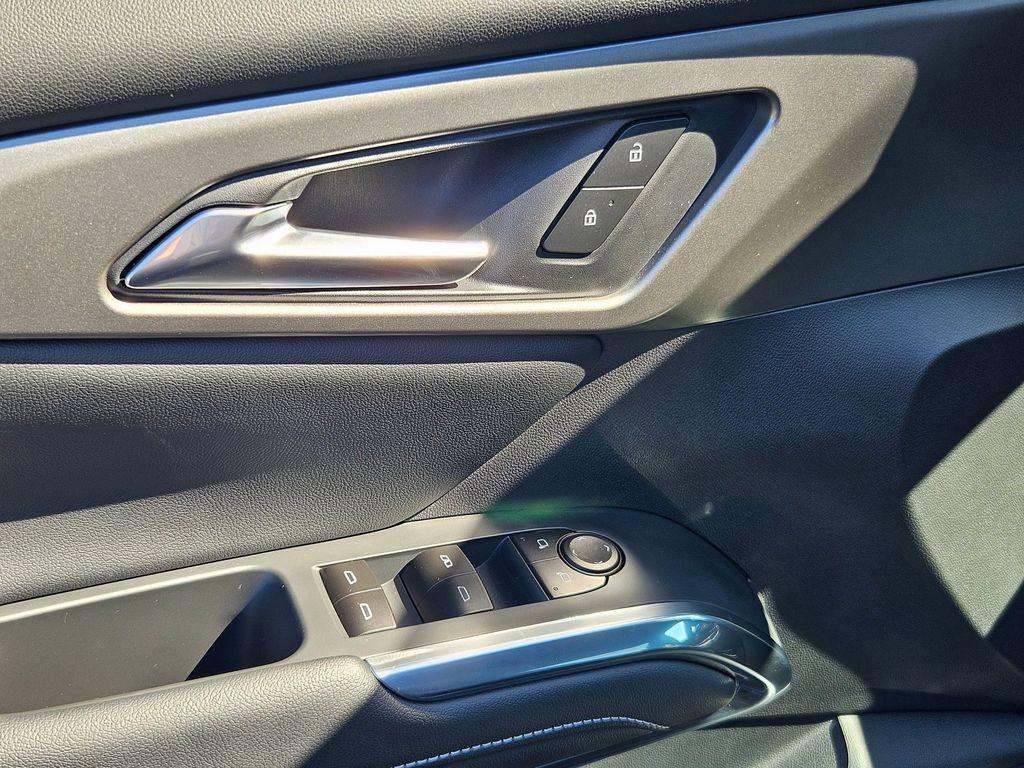 new 2026 Chevrolet Traverse car, priced at $44,894