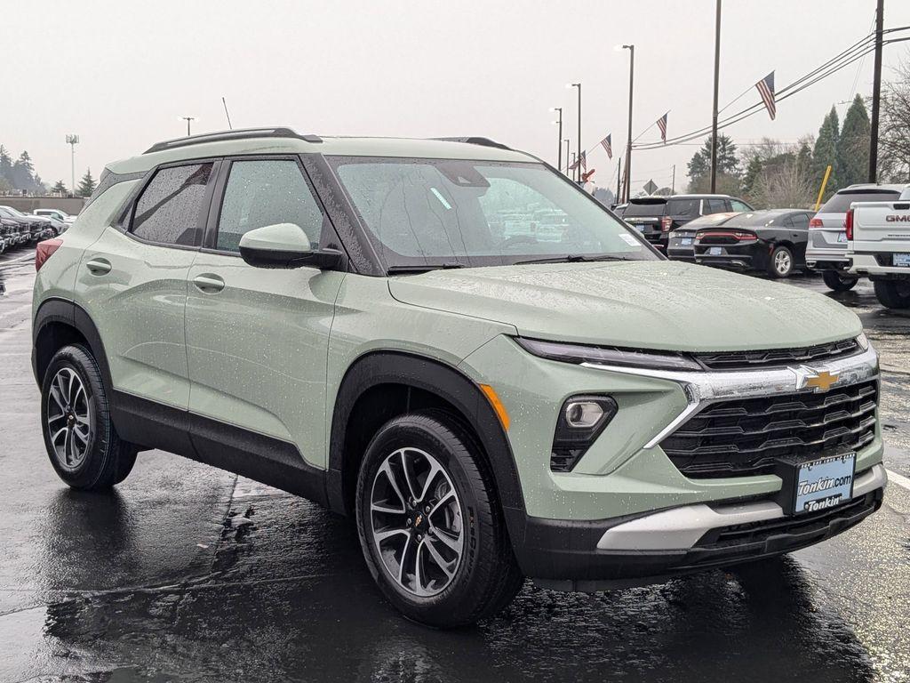 new 2025 Chevrolet TrailBlazer car, priced at $30,998