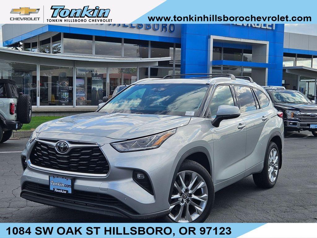 used 2021 Toyota Highlander car, priced at $37,949