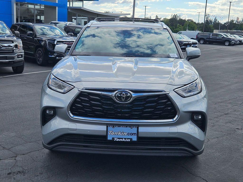 used 2021 Toyota Highlander car, priced at $37,949