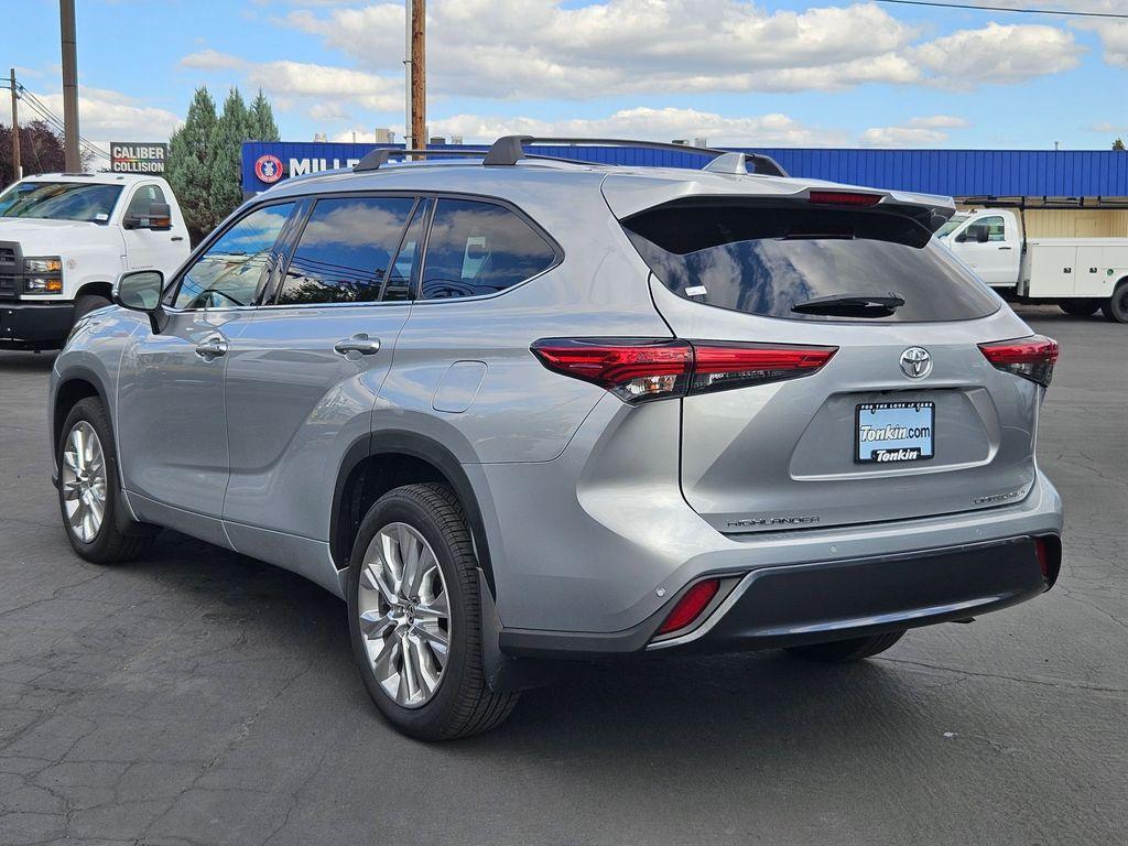 used 2021 Toyota Highlander car, priced at $37,949