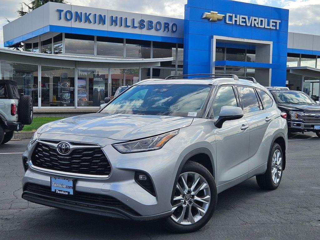 used 2021 Toyota Highlander car, priced at $37,949