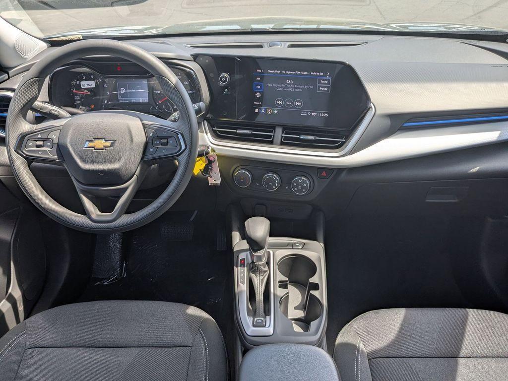 new 2025 Chevrolet Trax car, priced at $23,560