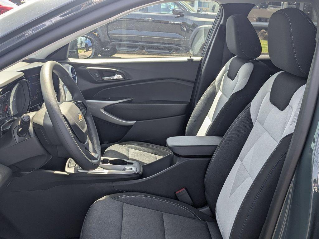 new 2025 Chevrolet Trax car, priced at $23,560