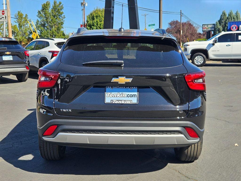 new 2025 Chevrolet Trax car, priced at $21,821