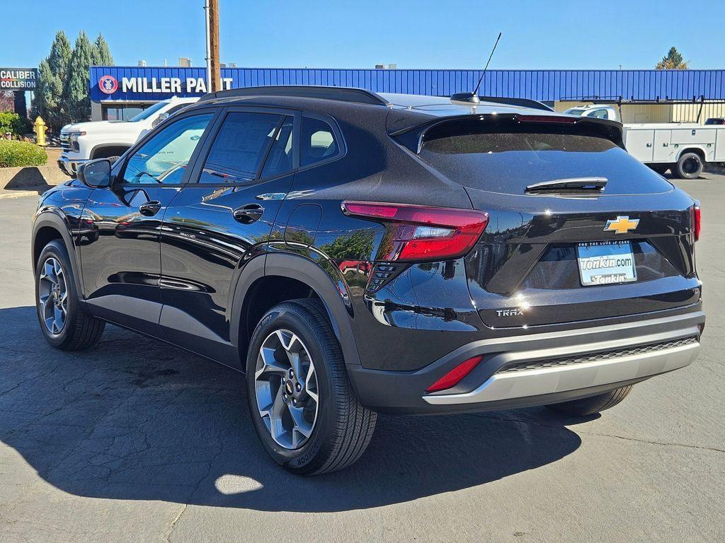 new 2025 Chevrolet Trax car, priced at $21,821
