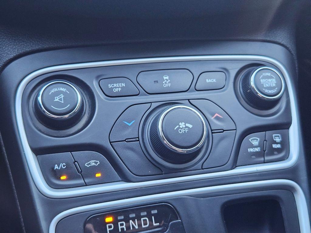 used 2016 Chrysler 200 car, priced at $11,995